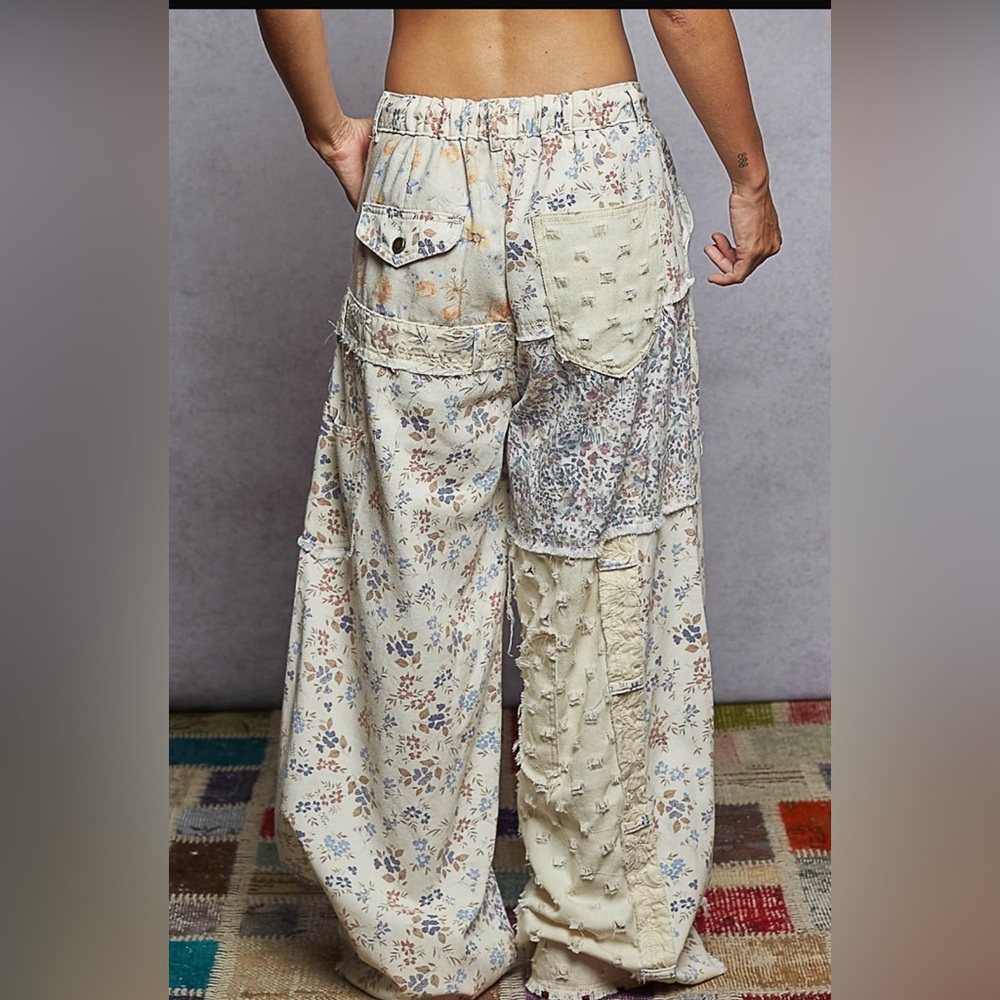 POL Floral Patchwork Wide-Leg Pants in Cream, Blue & Peach - Picture 4 of 7